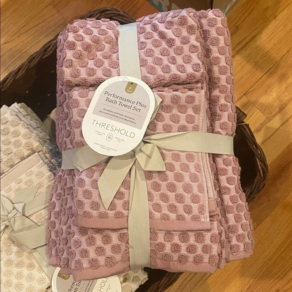 NEW Threshold NWT 6pc Mauve Pink Towel Set
